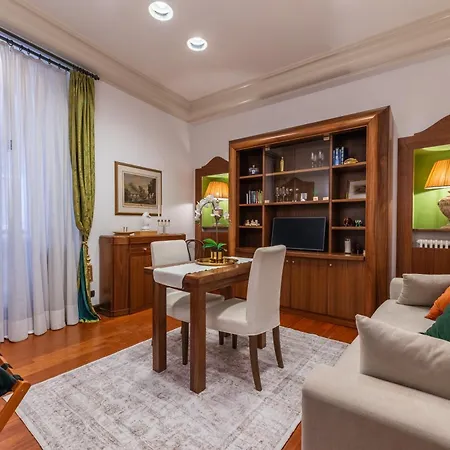 Pantheon Antique Suite